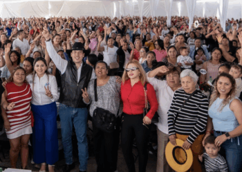 Elogia Rodrigo Monsalvo esfuerzo de las madres