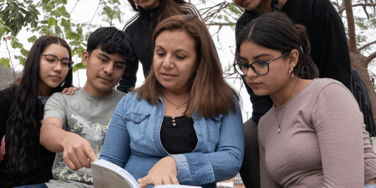 Mantiene UAQ plantilla de de 2 mil 300 docentes