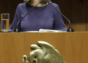 La medalla Leona Vicario para Guadalupe Murguía