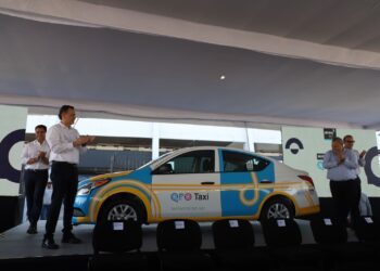 Presenta AMEQ nuevo modelo de QroTaxi