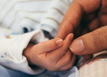 Iglesia pide ver la maternidad como símbolo de “esperanza”