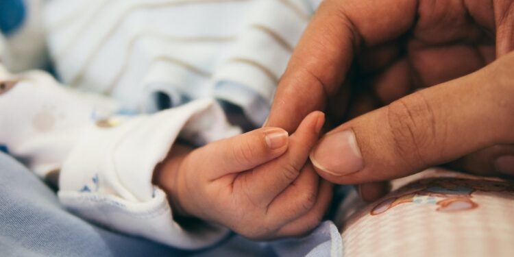 Iglesia pide ver la maternidad como símbolo de “esperanza”