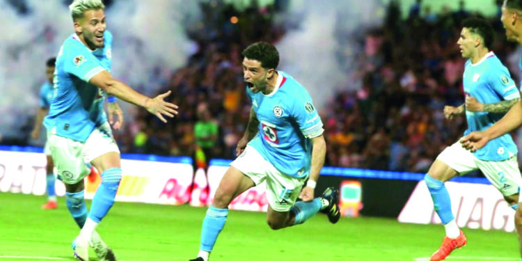 Cruz Azul pega primero y derrota a las Águilas