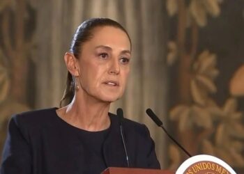 Anuncia Sheinbaum aumento salarial de 9% para maestros