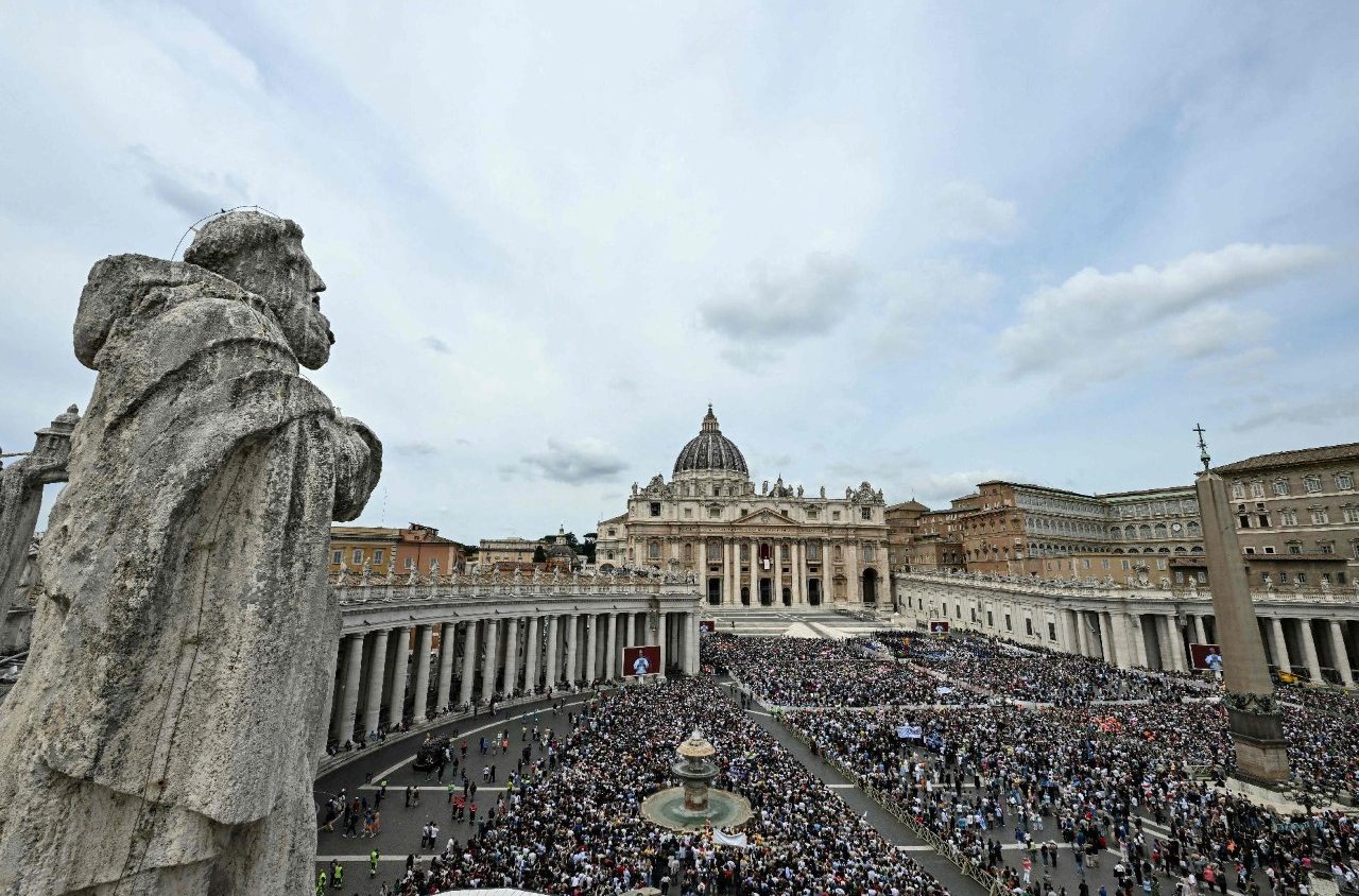 INICIA ESTE DOMINGO EL PONTIFICADO DEL PAPA LEÓN XIV