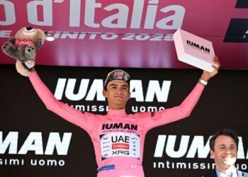 Isaac del Toro es líder del Giro de Italia