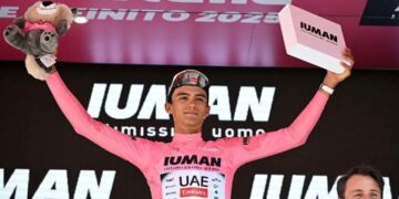 Isaac del Toro es líder del Giro de Italia