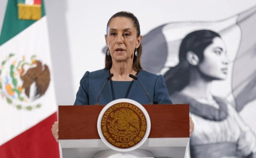 Presidenta de México recibe cartas credenciales del embajador de EU