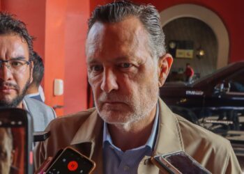 Kuri aborda retos en salud, obras y temas de seguridad durante gira por San Juan del Río