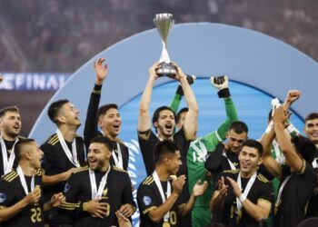 Se empañan los festejos del Liverpool