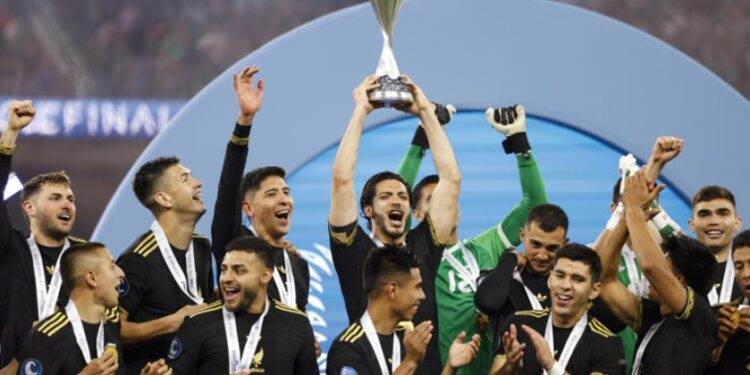 Se empañan los festejos del Liverpool