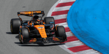 Oscar Piastri refuerza liderato al ganar el GP de España