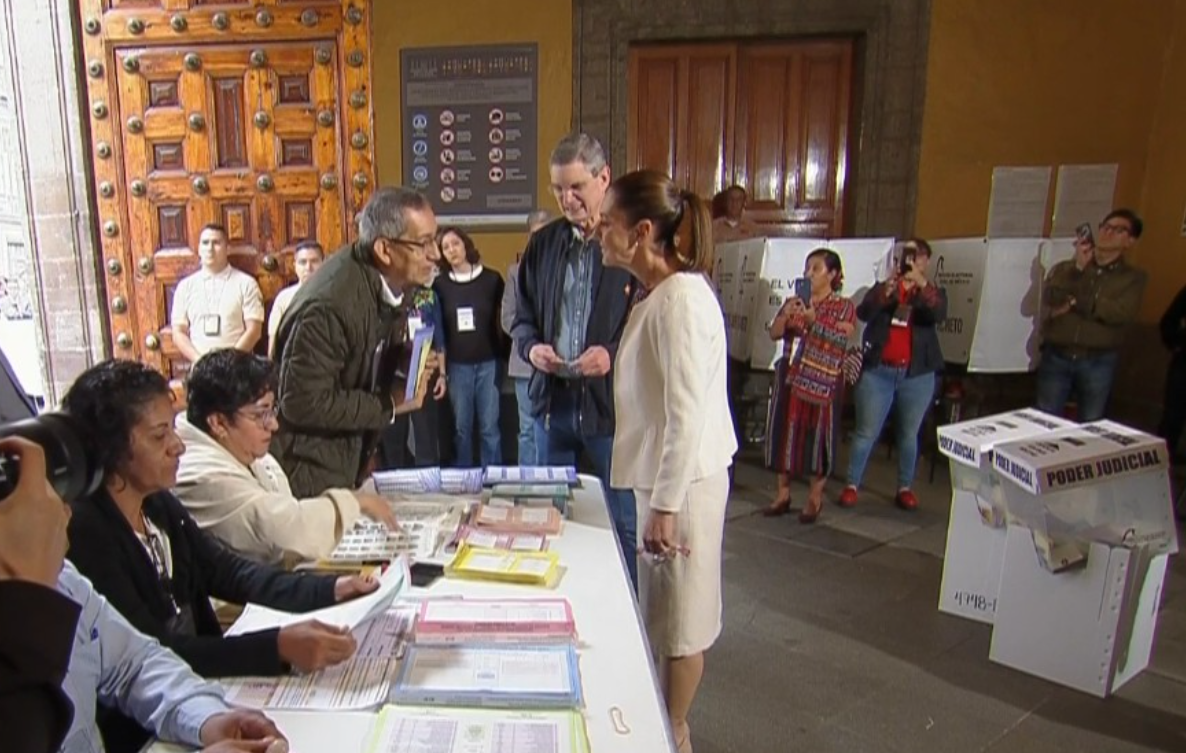 La Presidenta Claudia Sheinbaum vota en las elecciones judiciales