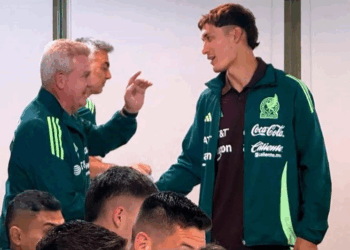 Un orgullo llevar el escudo de la Selección:  Aguirre