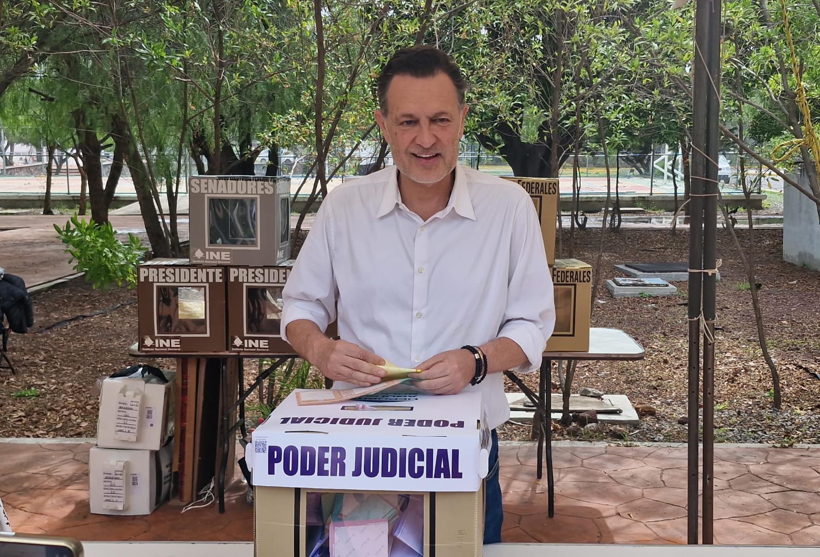 Jornada electoral pacífica pero limitada, señala Kuri tras ejercer su voto