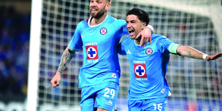 Cruz Azul aplasta a Vancouver y gana la Concachampions