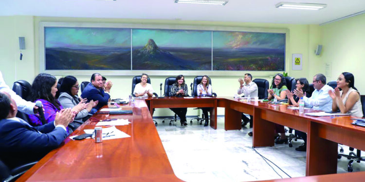Retiran plan de reforma a UAQ