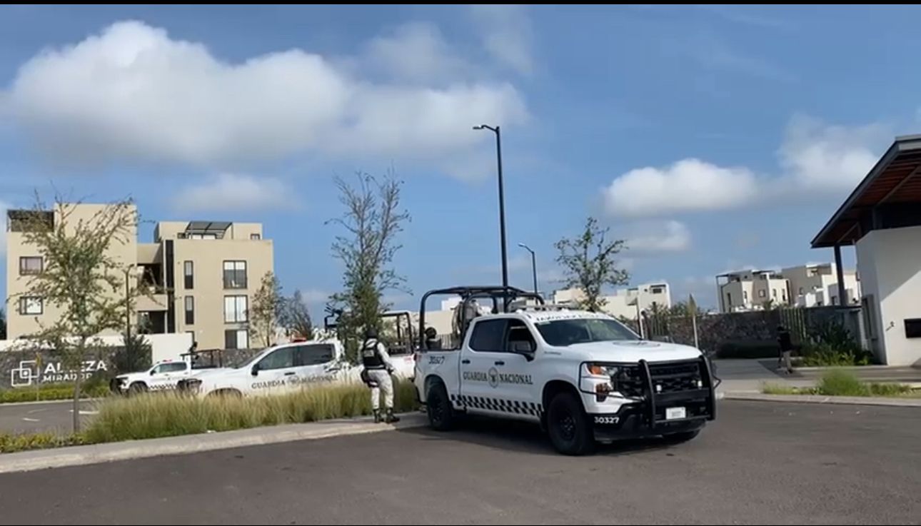 Realizan autoridades federales operativo en Alleza Mirador
