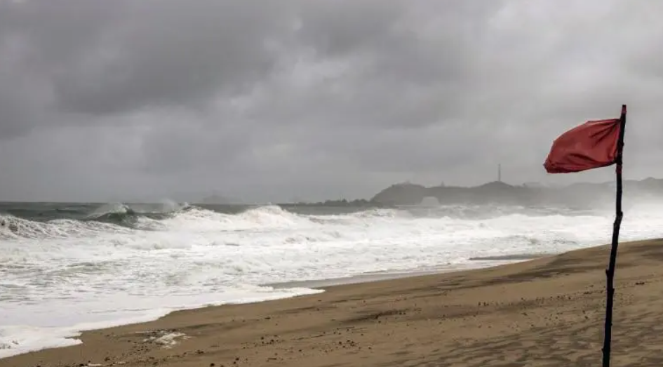 ‘Flossie’ se debilita lentamente, pero dejará fuertes lluvias