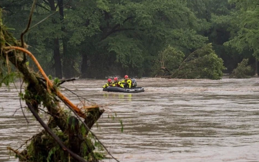 Suman 24 muertos y 25 desaparecidos por inundaciones en Texas