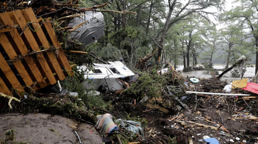 Aumentan a 80 los muertos por las inundaciones en Texas