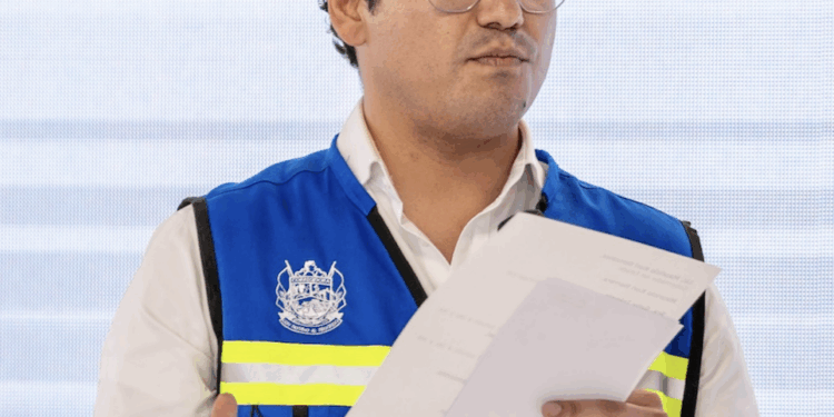 Santiago habla desde la ignorancia; está distraído: Arango