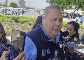 Santiago habla desde la ignorancia; está distraído: Arango