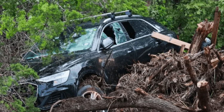 Aumentan a 119 los muertos por las inundaciones en Texas