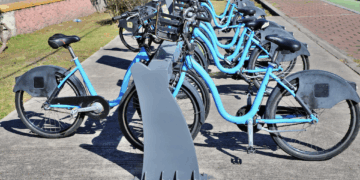 Inicia construcción de campo deportivo