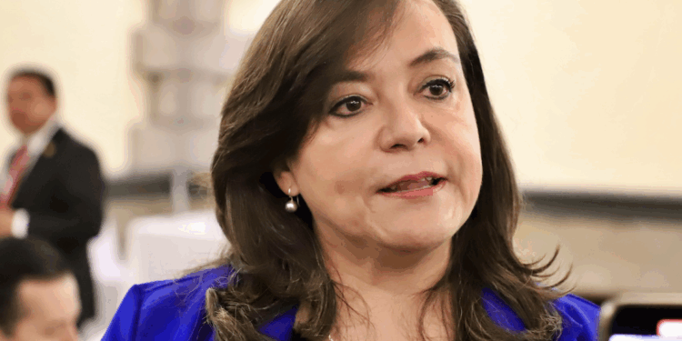 Lanza diplomado en contribuciones fiscales