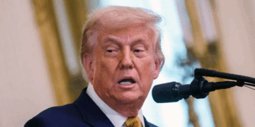 Trump es diagnosticado con insuficiencia venosa crónica