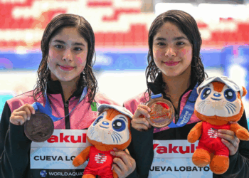 Las gemelas Cueva son las medallistas mundiales más jóvenes