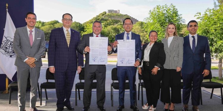 Firman acuerdo de colaboración ediles de Corregidora y McAllen