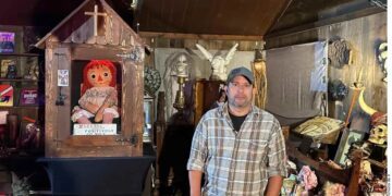 Murió custodio de la muñeca Annabelle