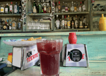 Analizan ampliar horarios de cierre para antros y bares