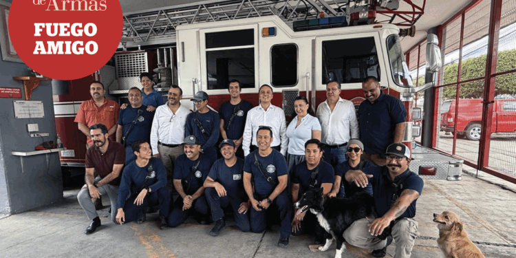 Ofrece La Bocha una comida a bomberos