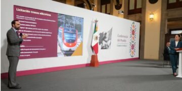 Destaca Sheinbaum la construcción del tren México-Querétaro