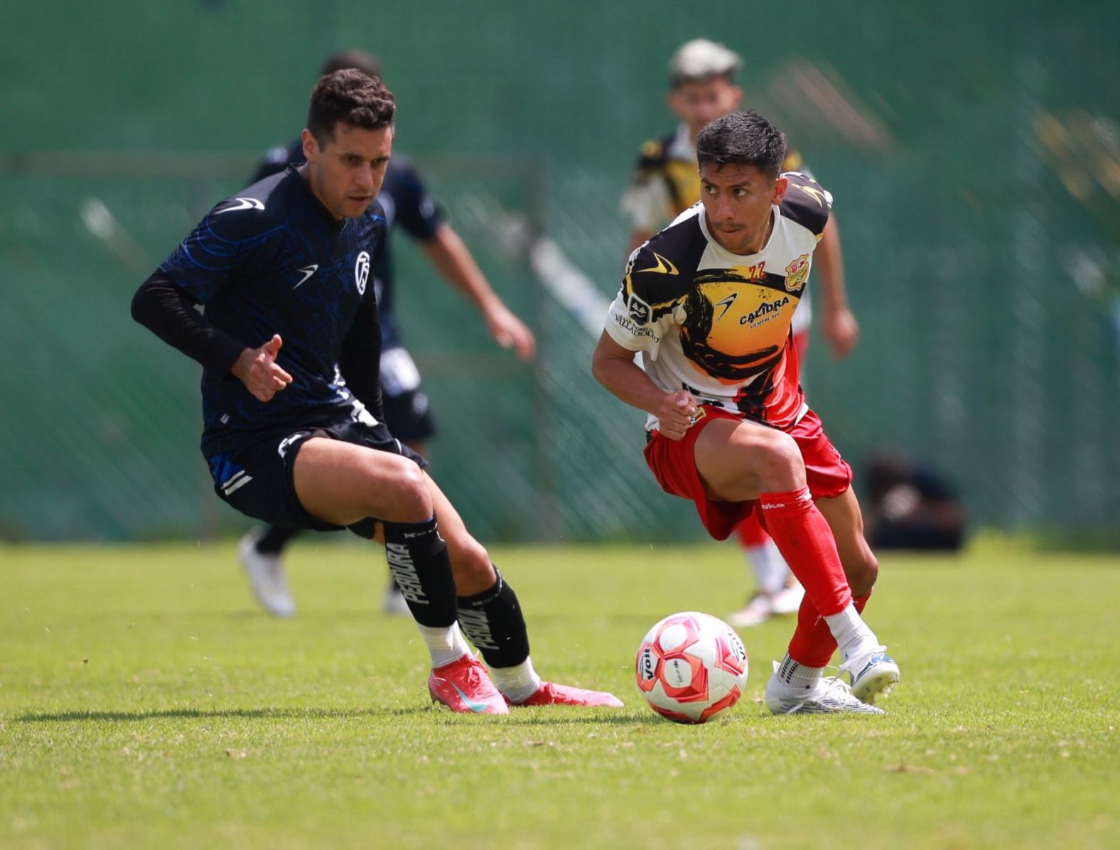 Aaron Ramsey es presentado con Pumas