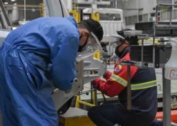 Buscan prohibir venta de bebidas energéticas a menores