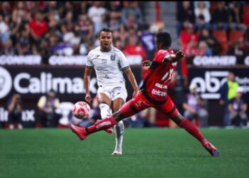 Con autogol, Xolos vence a Gallos