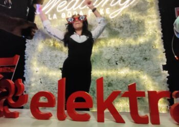 Sorprende Elektra en CDMX con la Boda Fake 2025