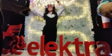 Sorprende Elektra en CDMX con la Boda Fake 2025