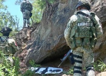 Sheinbaum se reúne con Embajador de EU; hablará con Trump