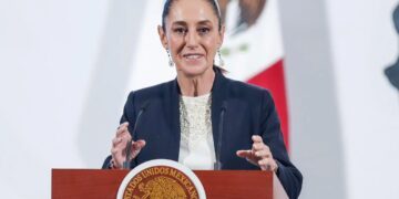 Sheinbaum se reúne con Embajador de EU; hablará con Trump