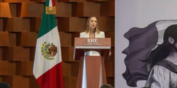 Paloma Palacios presenta informe de actividades de la AMAIE en la SRE