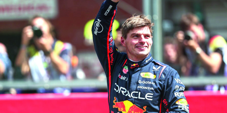 Verstappen hace oficial que se queda en Red Bull para 2026