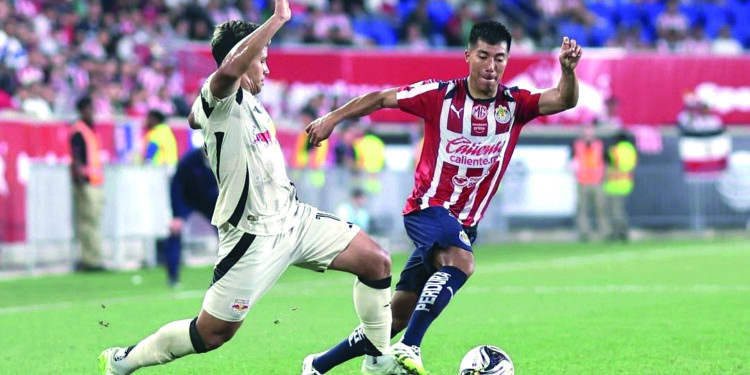 Verstappen hace oficial que se queda en Red Bull para 2026