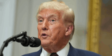 Trump despliega dos submarinos nucleares ante las “provocadoras declaraciones” de Medvédev