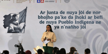 Claudia entrega recursos para comunidades