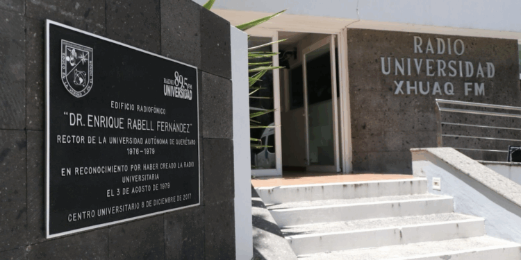 Celebra 46 años de Radio Universidad